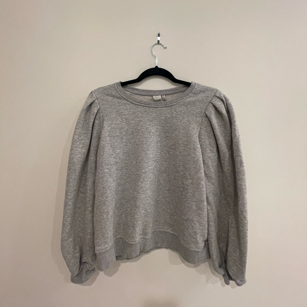 Grey, crew neck, puff sleeve, cute, comfy